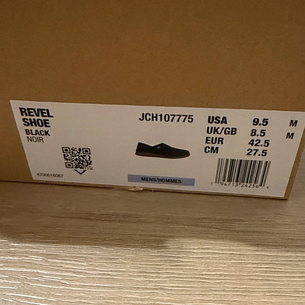 New Chaco Revel Men's Black Shoes, Size 9.5, Bottom Box Included - Picture 2 of 9